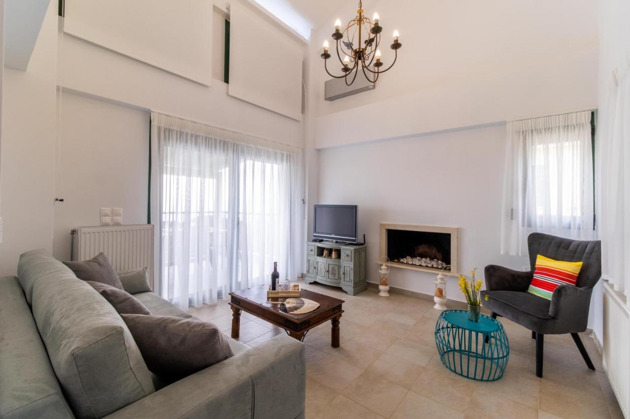 Sapphire Blue Villa Kalamitsi  Bagian luar foto