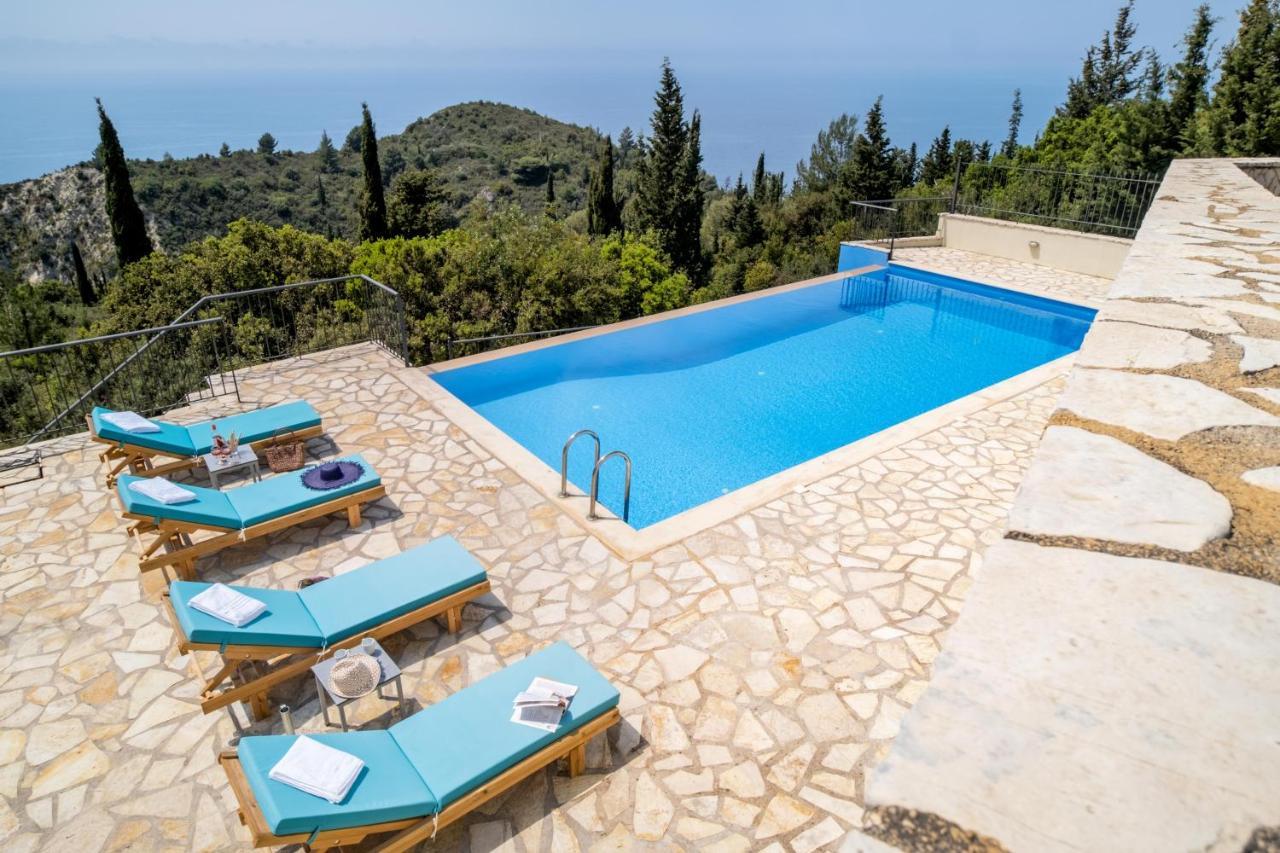 Sapphire Blue Villa Kalamitsi  Bagian luar foto