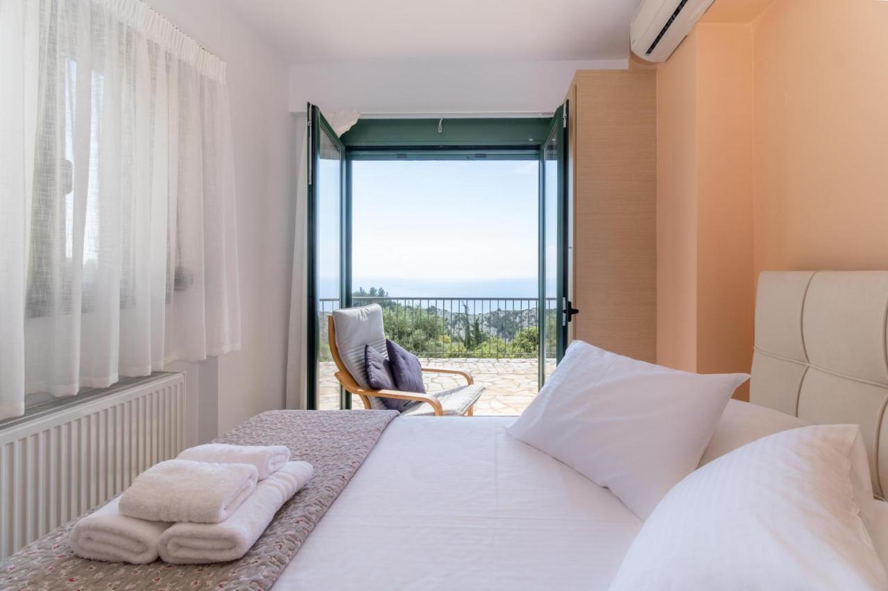 Sapphire Blue Villa Kalamitsi  Bagian luar foto